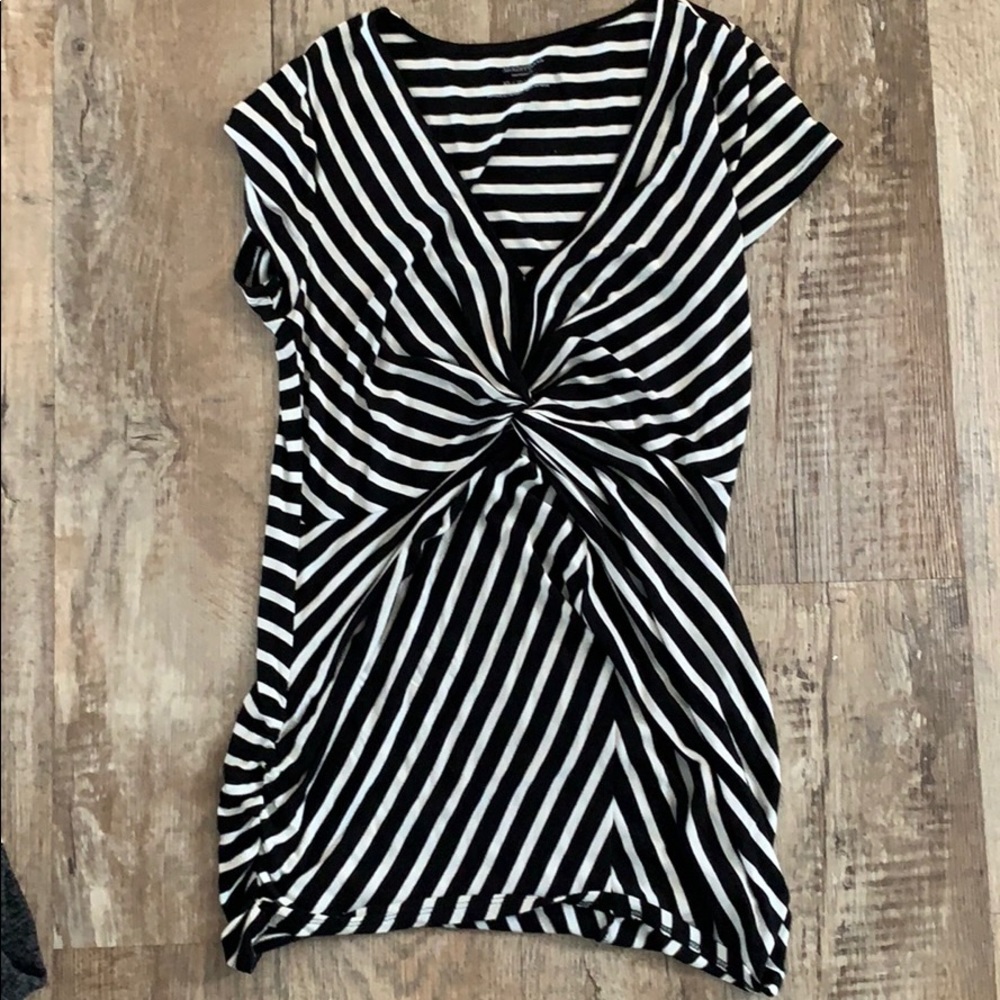 XS maternity tee shirt